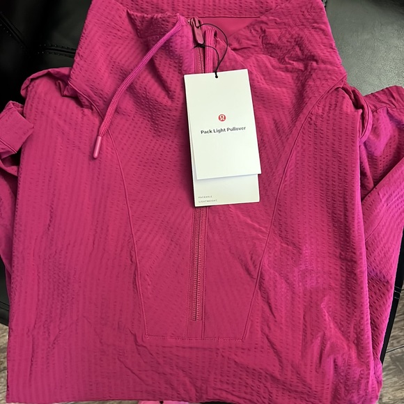 Lululemon Light Packable Pullover - Picture 4 of 4